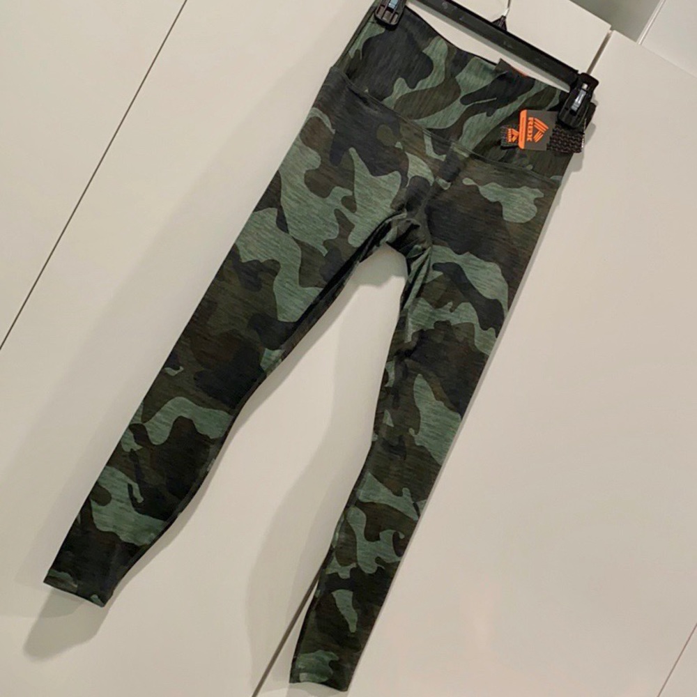 NWT RBX Active Camo Exercise workout Leggings S
